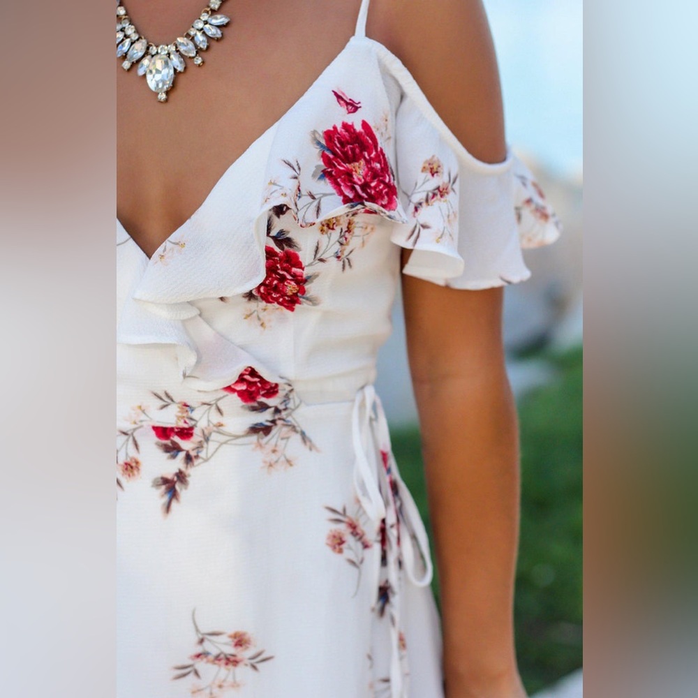 Blue Blush | White Floral V Neck Wrap Maxi Dress | Worn Once | Size Small